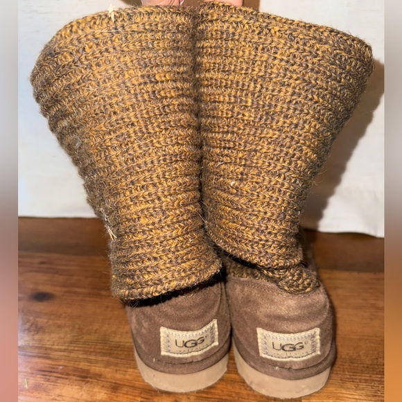 UGG Women's Classic Cardy Winter Boot - Picture 5 of 5